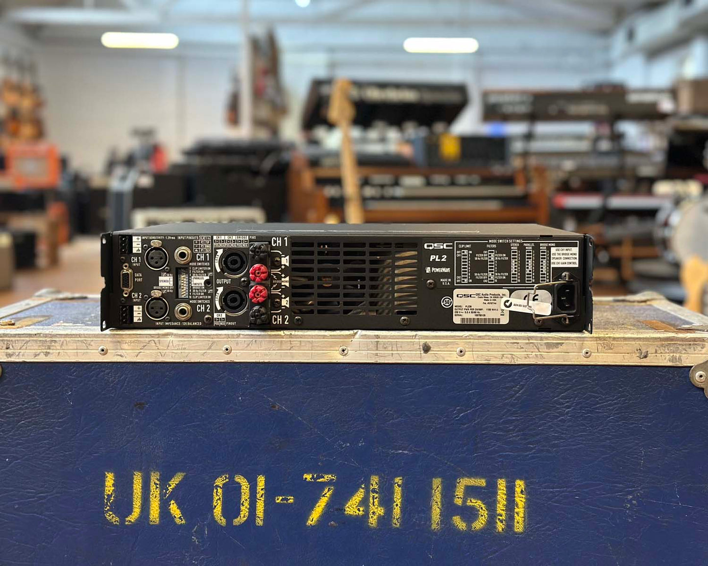 QSC PL236 PowerLight 2 3600 Watt Dual Channel Professional Amplifier