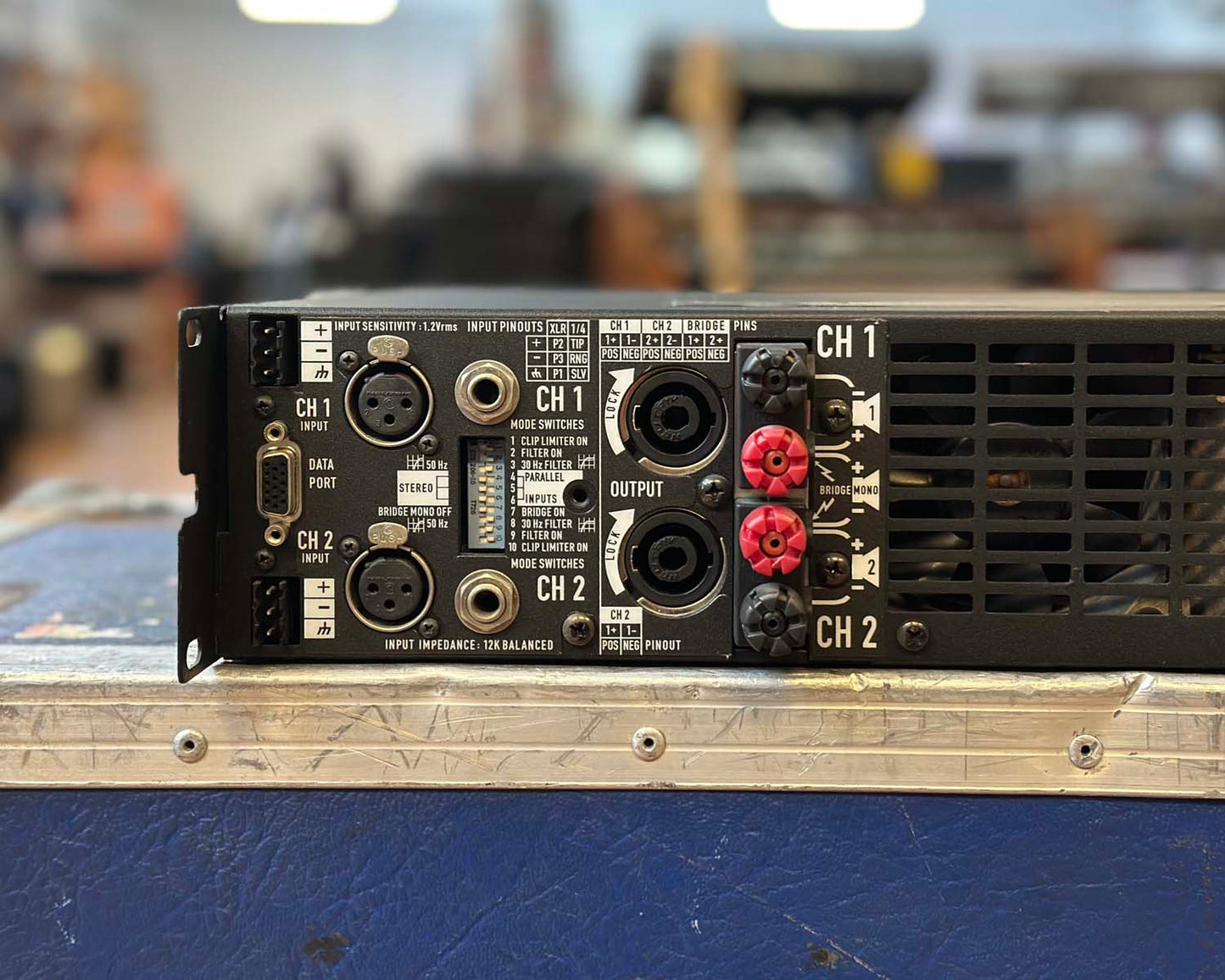 QSC PL236 PowerLight 2 3600 Watt Dual Channel Professional Amplifier