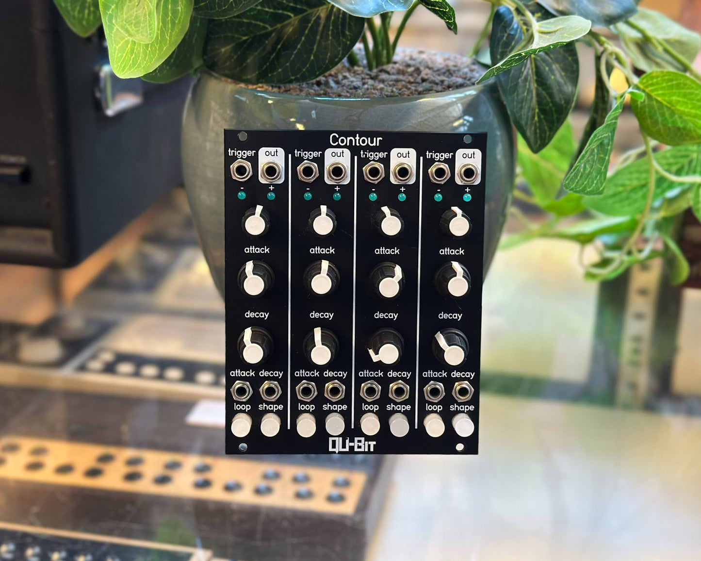 Qu-Bit Contour Quad EG/LFO Eurorack Module`
