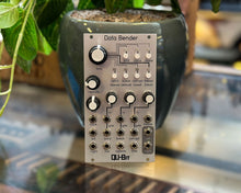 Load image into Gallery viewer, Qu-Bit Data Bender
