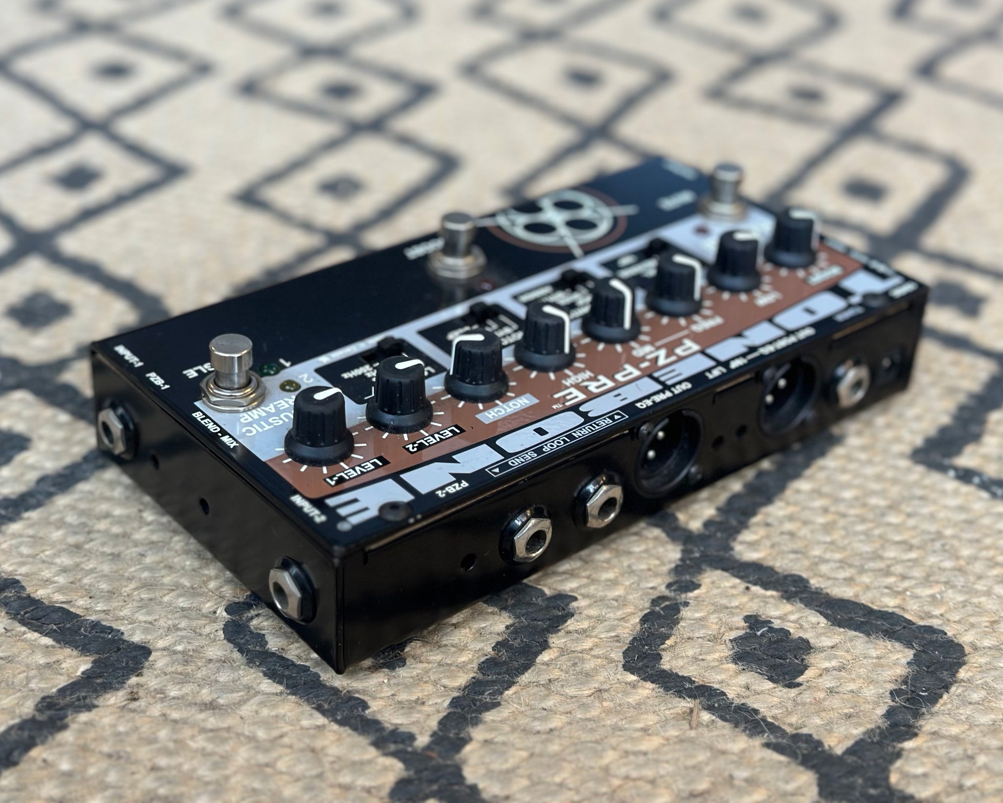 Radial PZ-Preアコースティック用プリアンプ／DI（美品・付属品完備） Radial PZ-Pre Acoustic Instrument Preamp | FrontEndAudio.com
