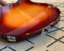 Load image into Gallery viewer, &#39;91 Rickenbacker 1997 Rose Morris w/ OHSC
