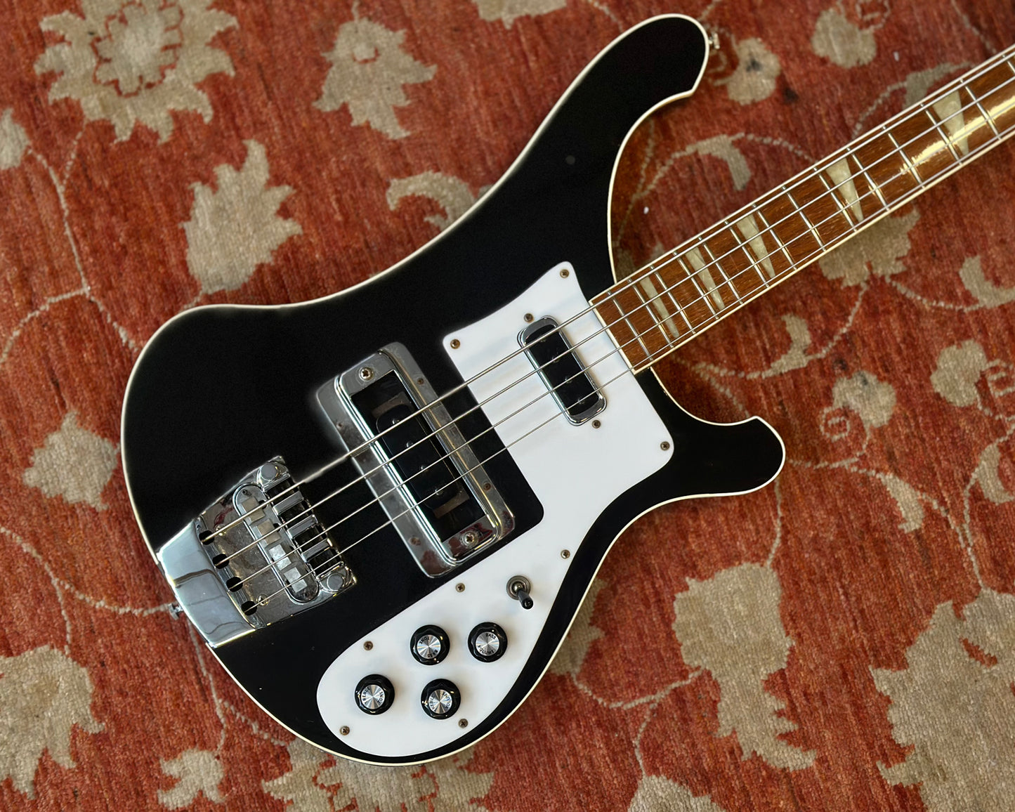 1978 Rickenbacker 4001 - Jetglo w/ HSC (4.46kg / 9.83 lbs)