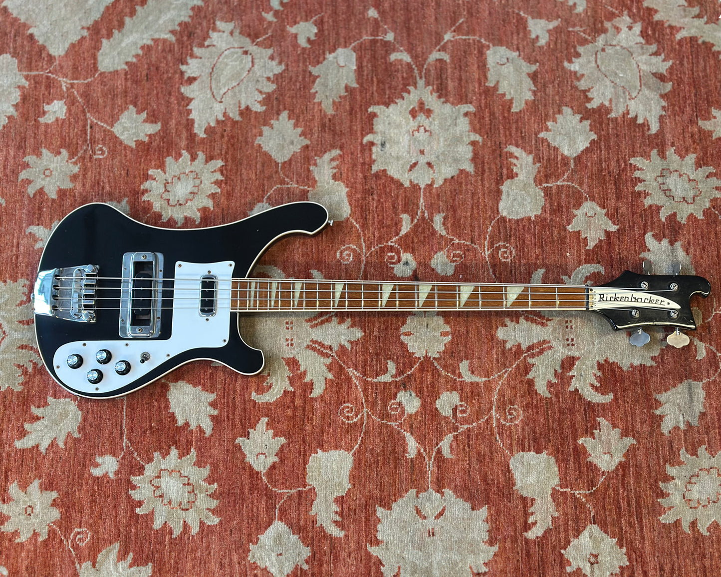 1978 Rickenbacker 4001 - Jetglo w/ HSC (4.46kg / 9.83 lbs)