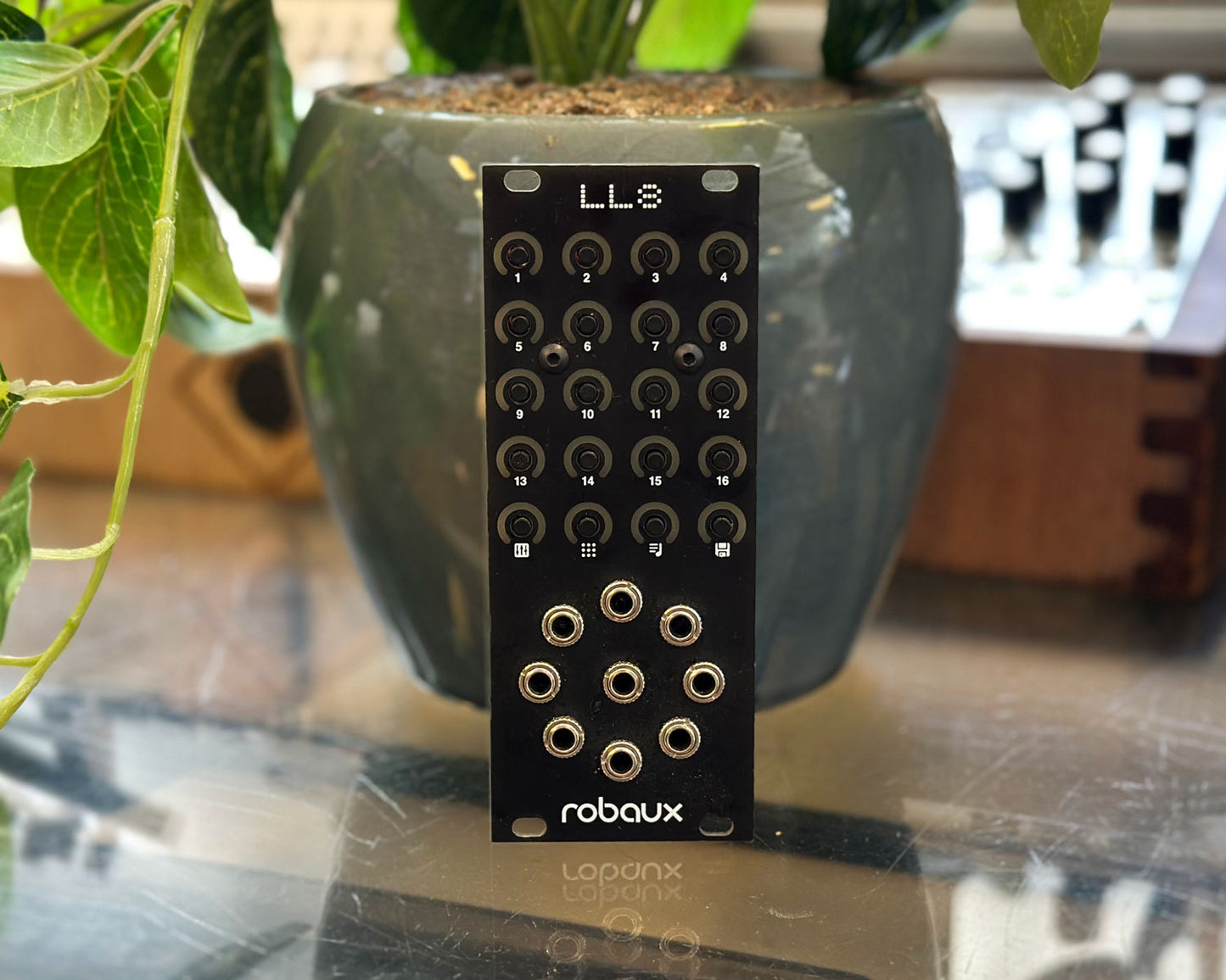 Robaux LL8