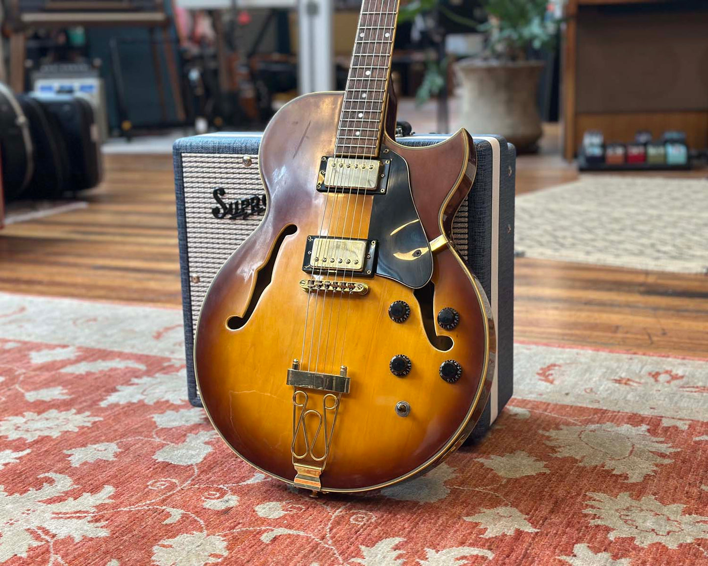 Rok Axe Semi Hollow - 137 Style