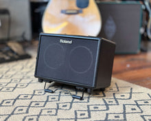 Load image into Gallery viewer, Roland AC-33 Acoustic Chorus Combo + Battery Pack
