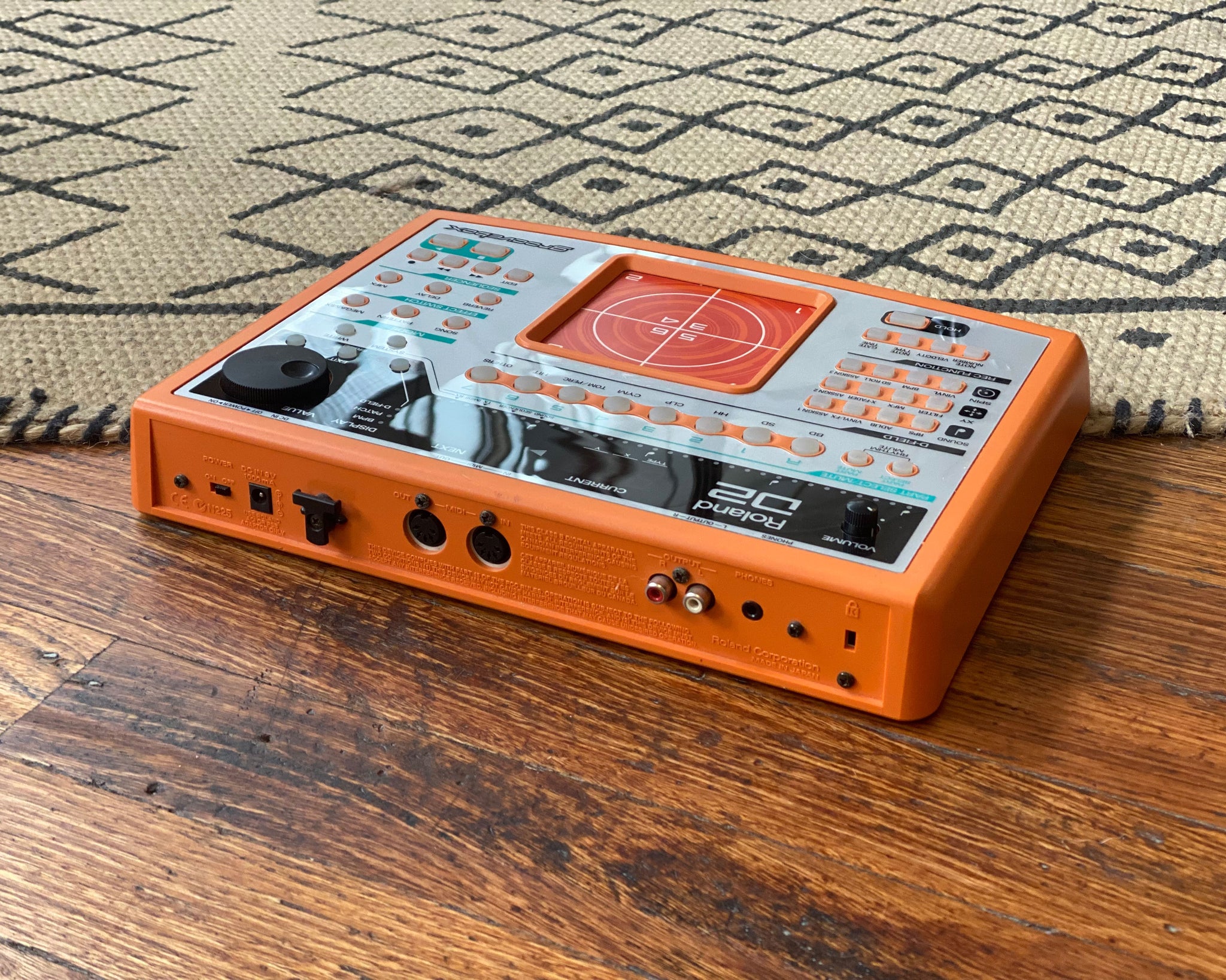 Roland D2 Groovebox – Found Sound