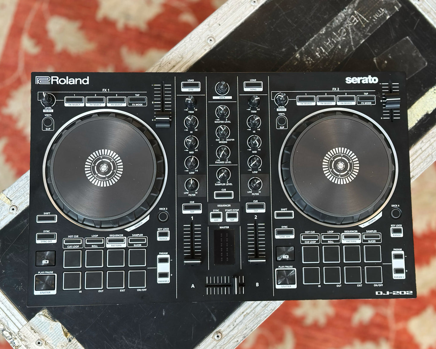 Roland DJ-202 Serato DJ Controller