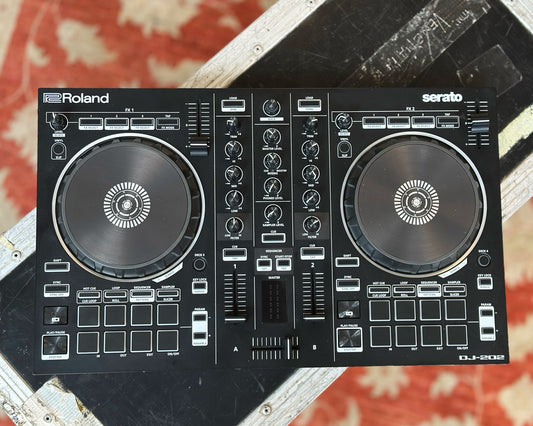 Roland DJ-202 Serato DJ Controller