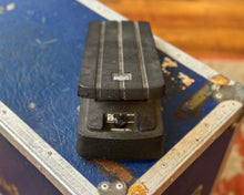 Load image into Gallery viewer, Roland FV-2 Volume Pedal
