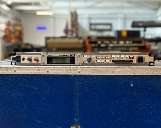 Roland Fantom XR Synthesizer / Sampler
