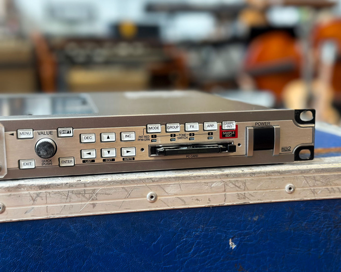 Roland Fantom XR Synthesizer / Sampler