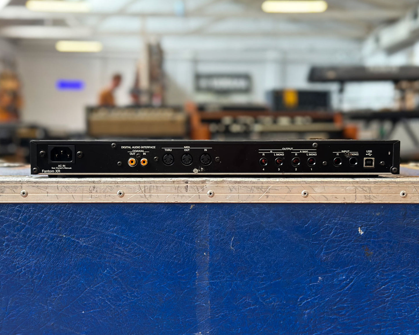 Roland Fantom XR Synthesizer / Sampler