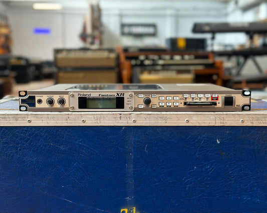 Roland Fantom XR Synthesizer / Sampler