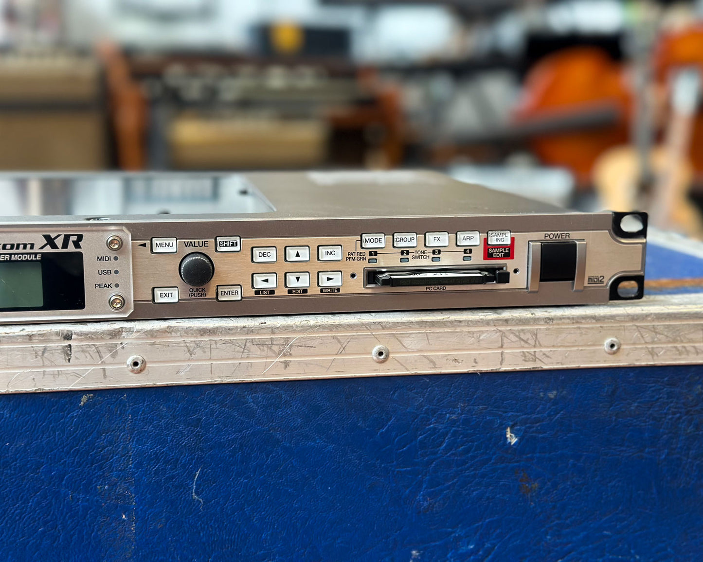 Roland Fantom XR Synthesizer / Sampler