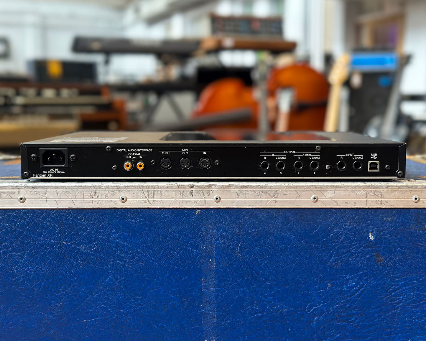 Roland Fantom XR Synthesizer / Sampler