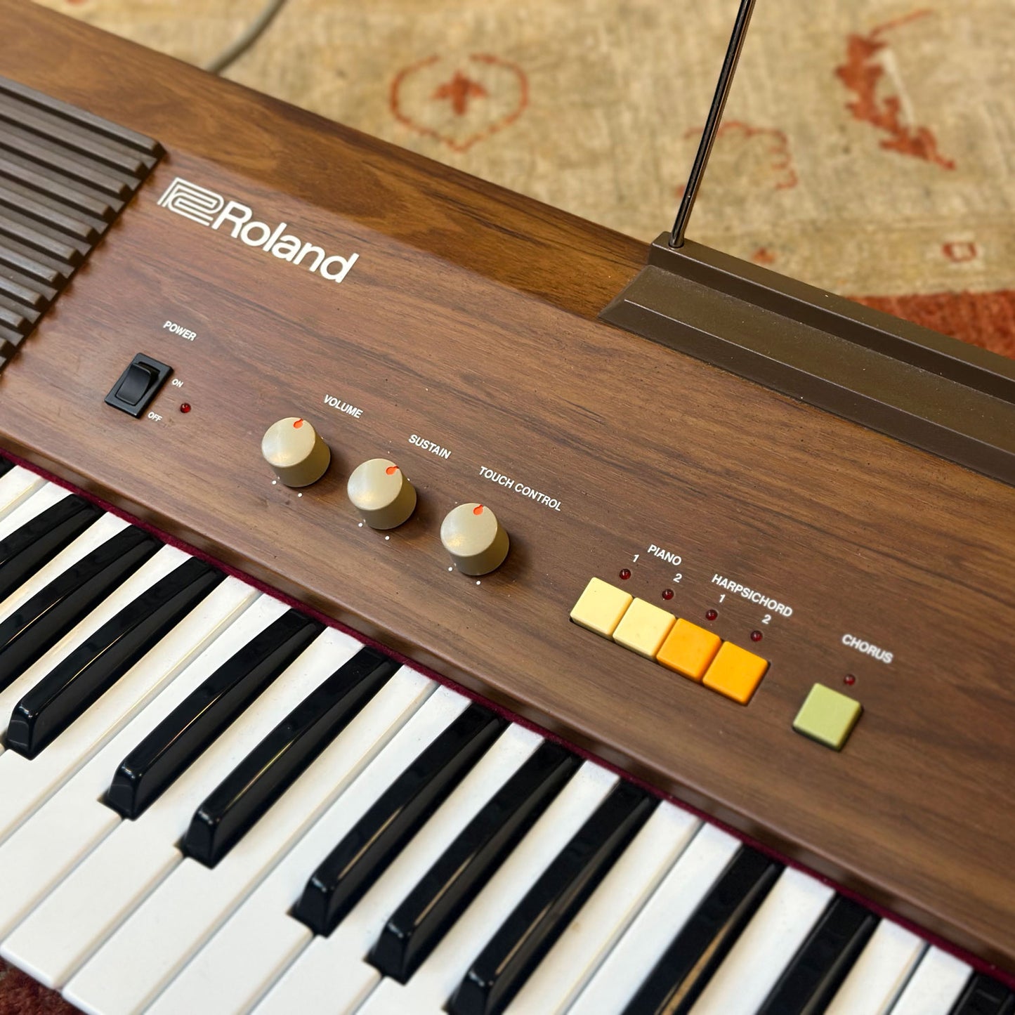 Roland HP-70 Piano Plus