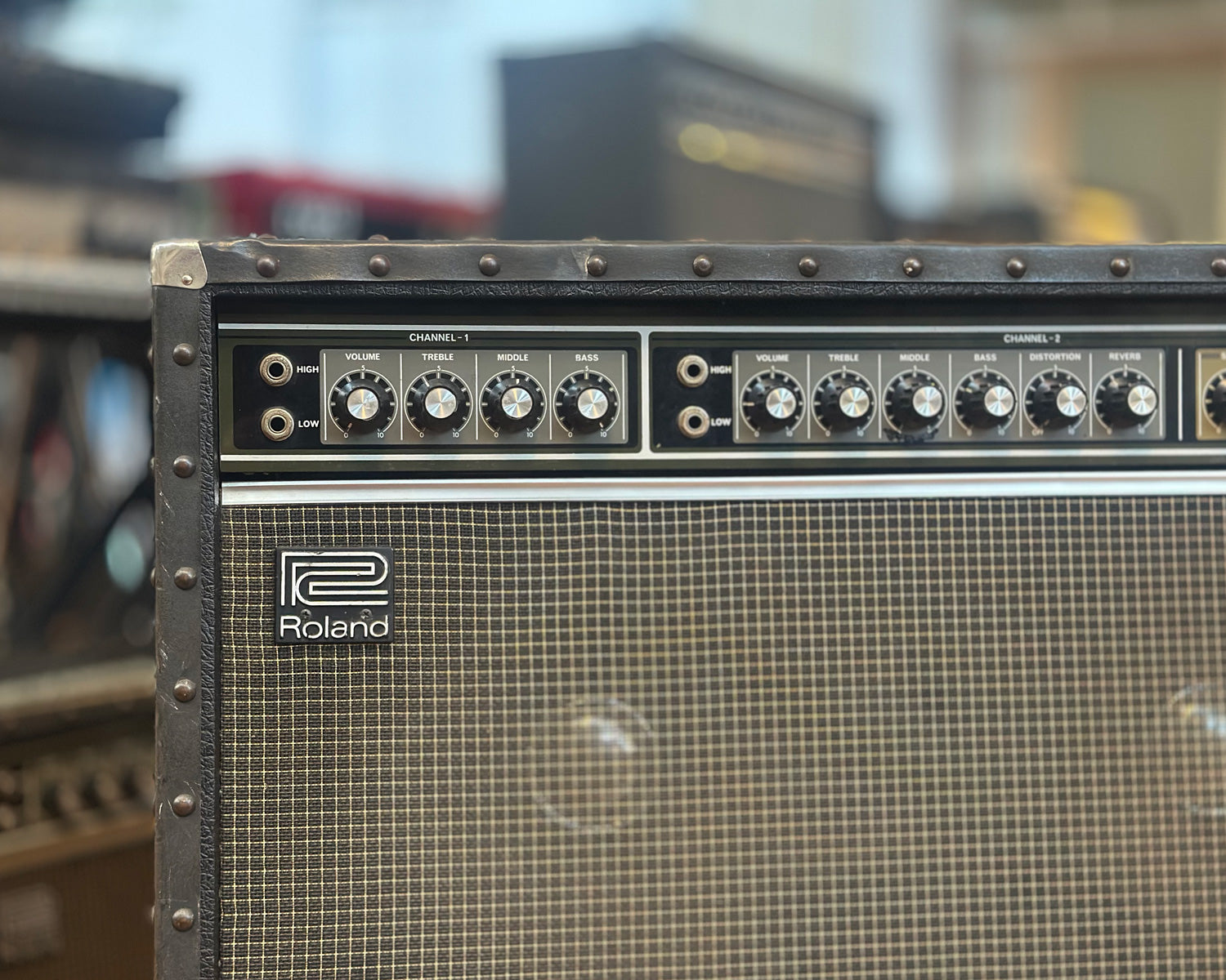 76 Roland JC-160 - 120 Watt 4x10