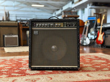 Load image into Gallery viewer, Roland JC-80 Jazz Chorus 60 Watt 1x15" Solid State Guitar Amplifier
