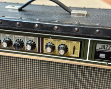 Load image into Gallery viewer, Roland JC-80 Jazz Chorus 60 Watt 1x15" Solid State Guitar Amplifier
