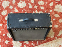 Load image into Gallery viewer, Roland JC-80 Jazz Chorus 60 Watt 1x15" Solid State Guitar Amplifier

