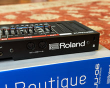 Load image into Gallery viewer, Roland JU-06
