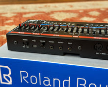 Load image into Gallery viewer, Roland JU-06
