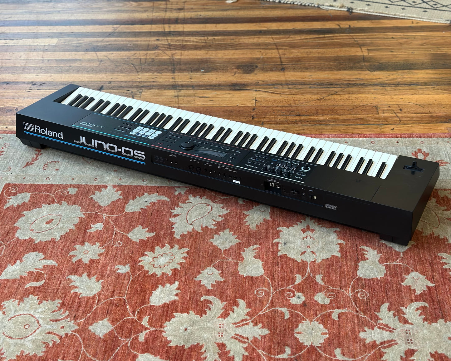 Roland JUNO-DS Synthesizer 88 Note Weighted Keyboard