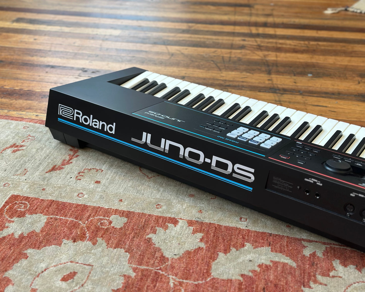 Roland JUNO-DS Synthesizer 88 Note Weighted Keyboard