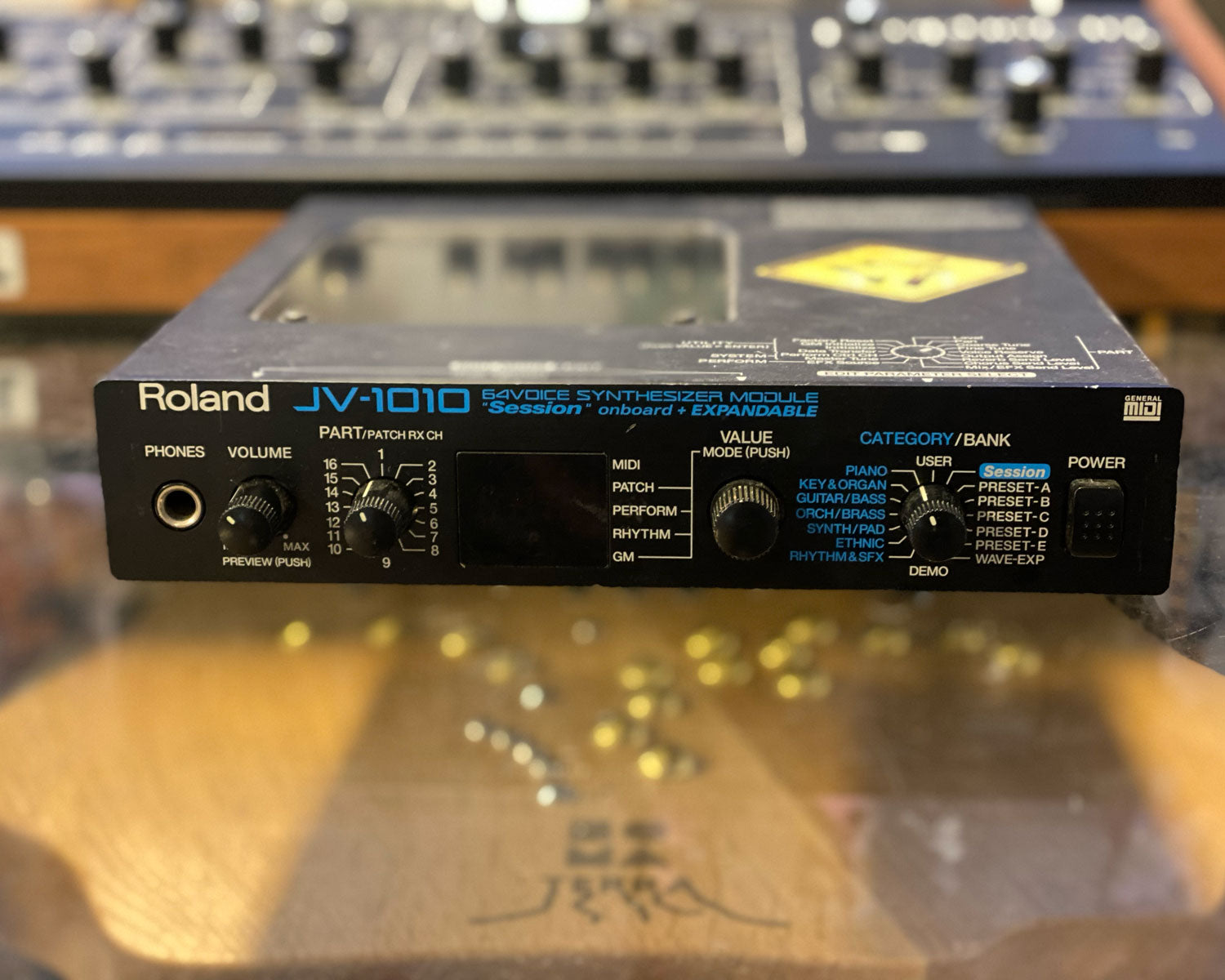 サラ　ROLAND JV-1010 音源モジュール Roland JV-1010 64-Voice Rack Mount MIDI Sound Module From