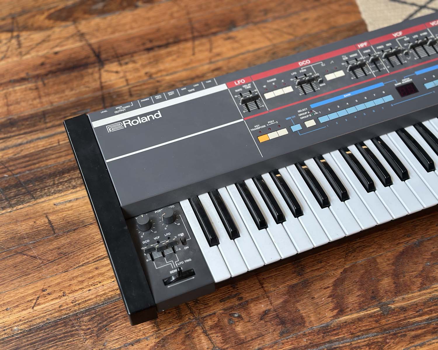 Roland Juno 106 Polyphonic Analogue Synthesizer – Found Sound