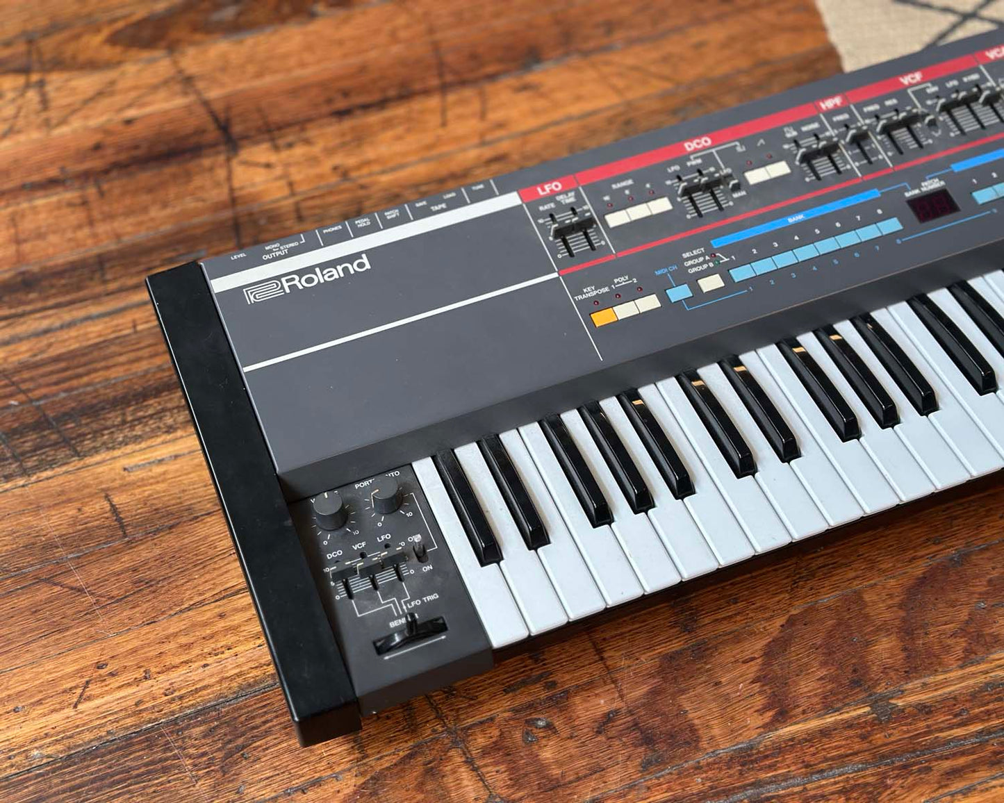 Roland Juno 106 Polyphonic Analogue Synthesizer