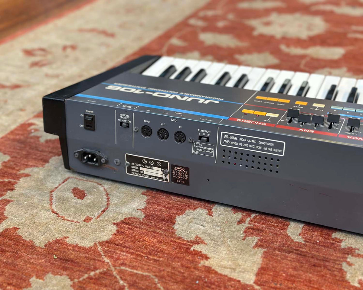 Roland Juno 106 Polyphonic Analogue Synthesizer
