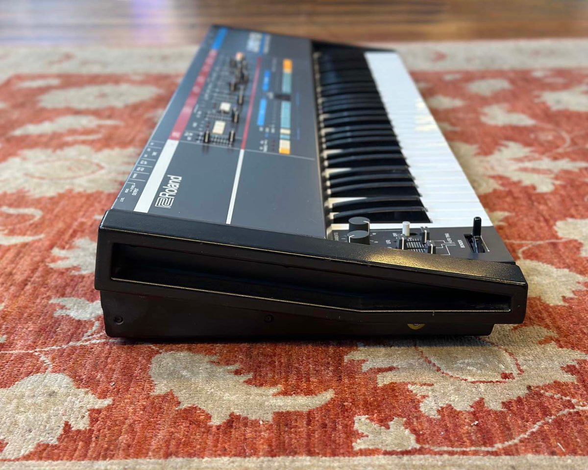 Roland Juno 106 Polyphonic Analogue Synthesizer
