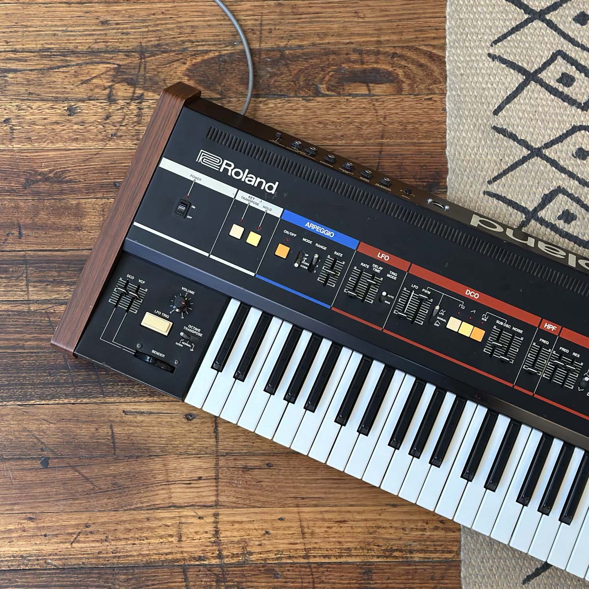 Roland Juno 6 Polyphonic Analogue Synthesiser  w/JU6-KBD MIDI Mod