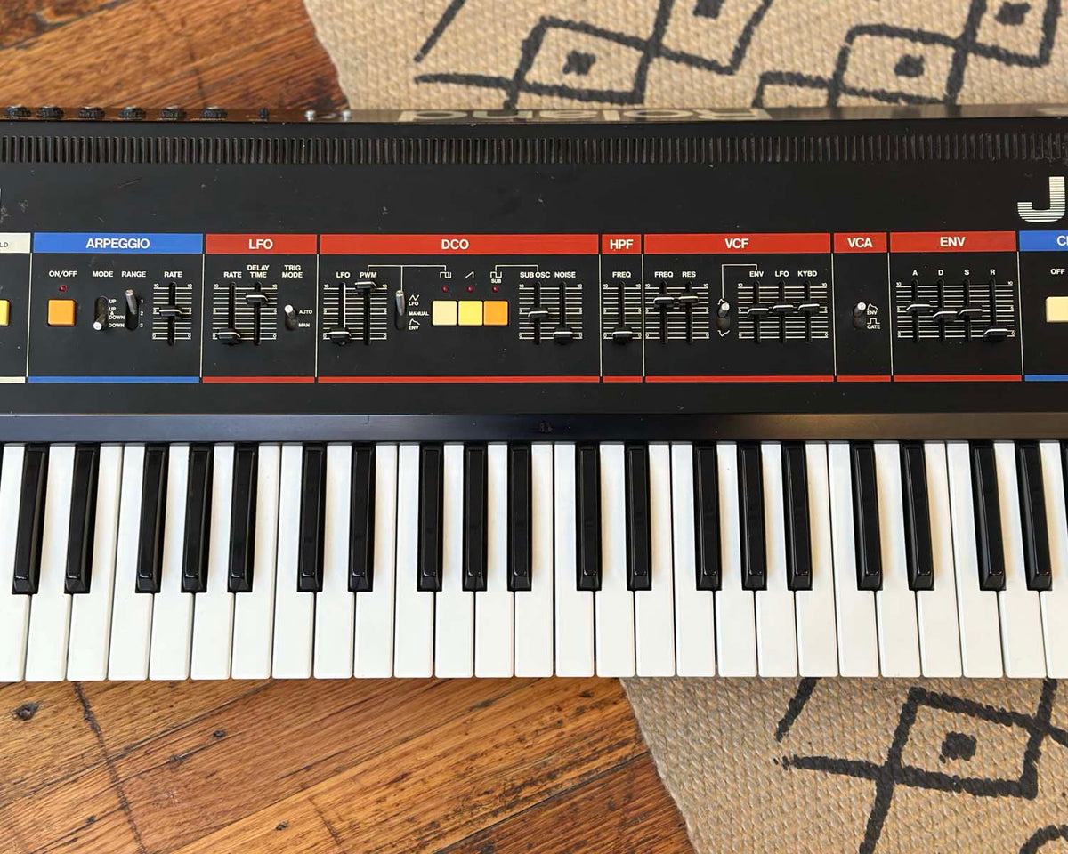 Roland Juno 6 Polyphonic Analogue Synthesiser  w/JU6-KBD MIDI Mod