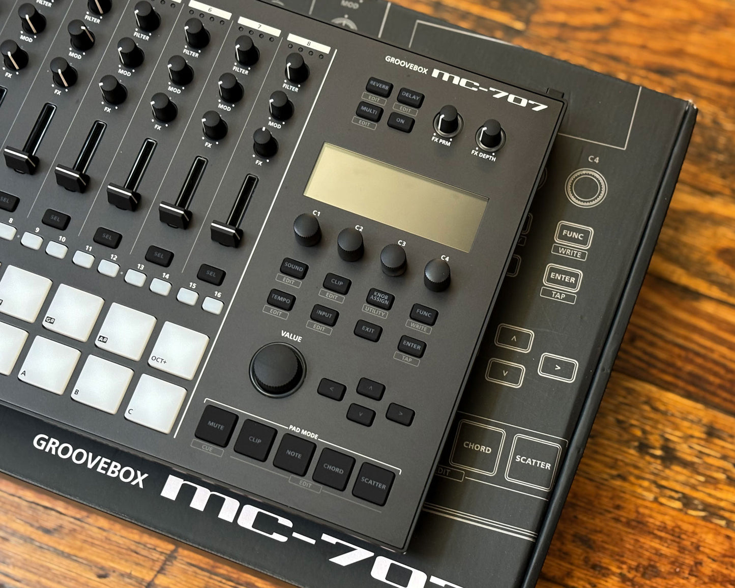 Roland MC-707 Groovebox w/ Magma Case