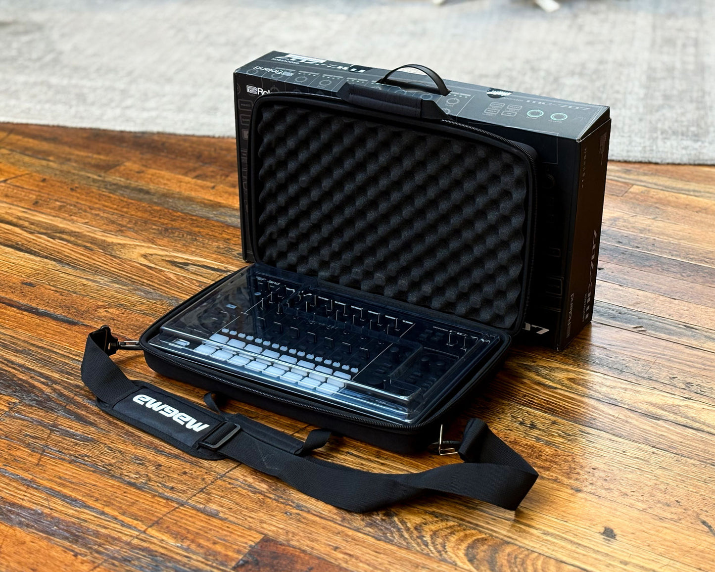Roland MC-707 Groovebox w/ Magma Case