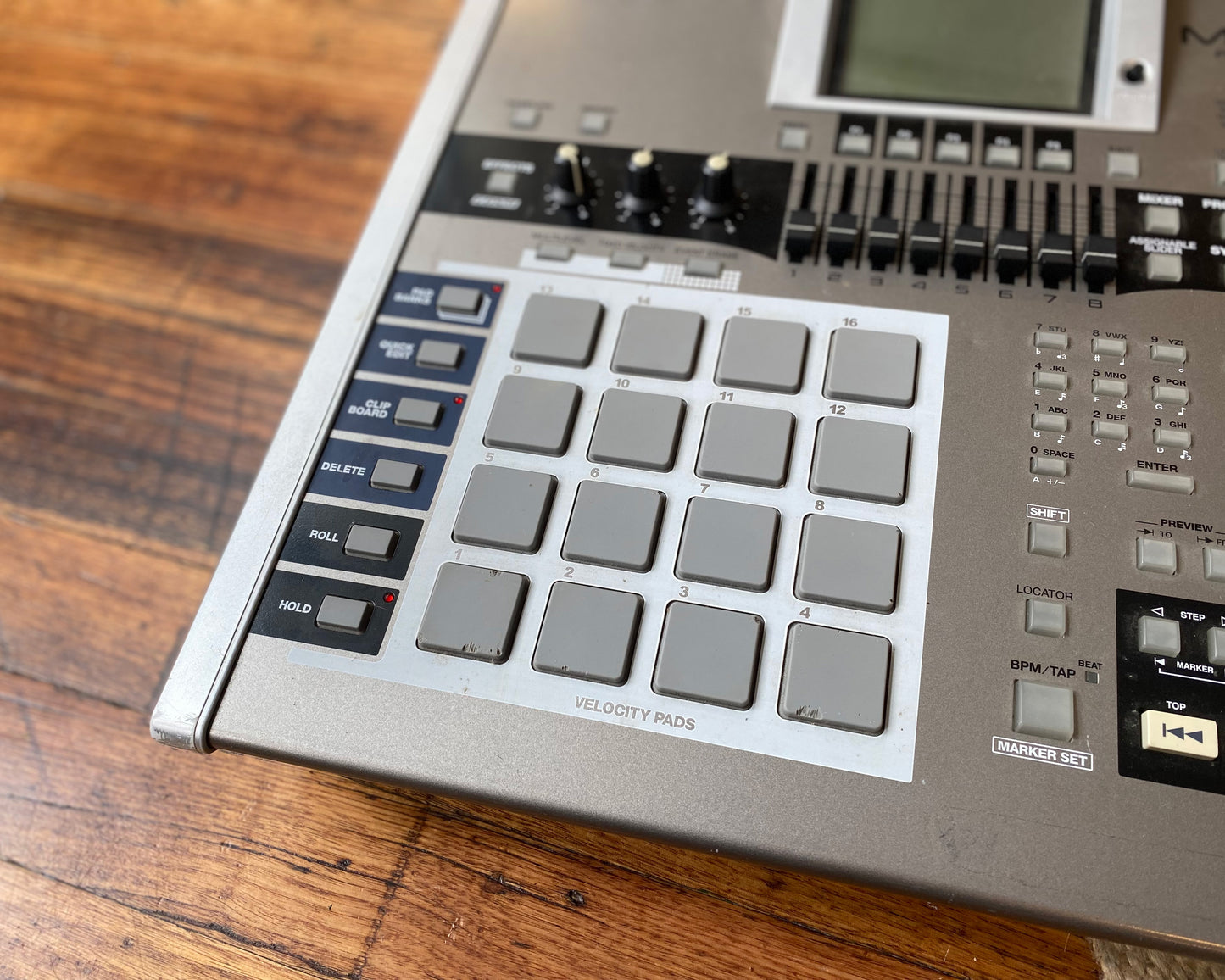 Roland MV-8000 Production Studio
