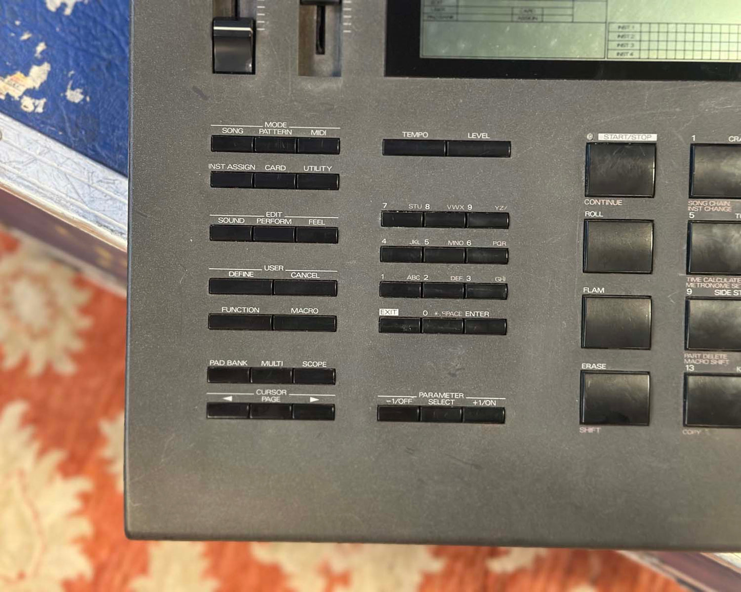 Roland R-8 Human Rhythm Composer