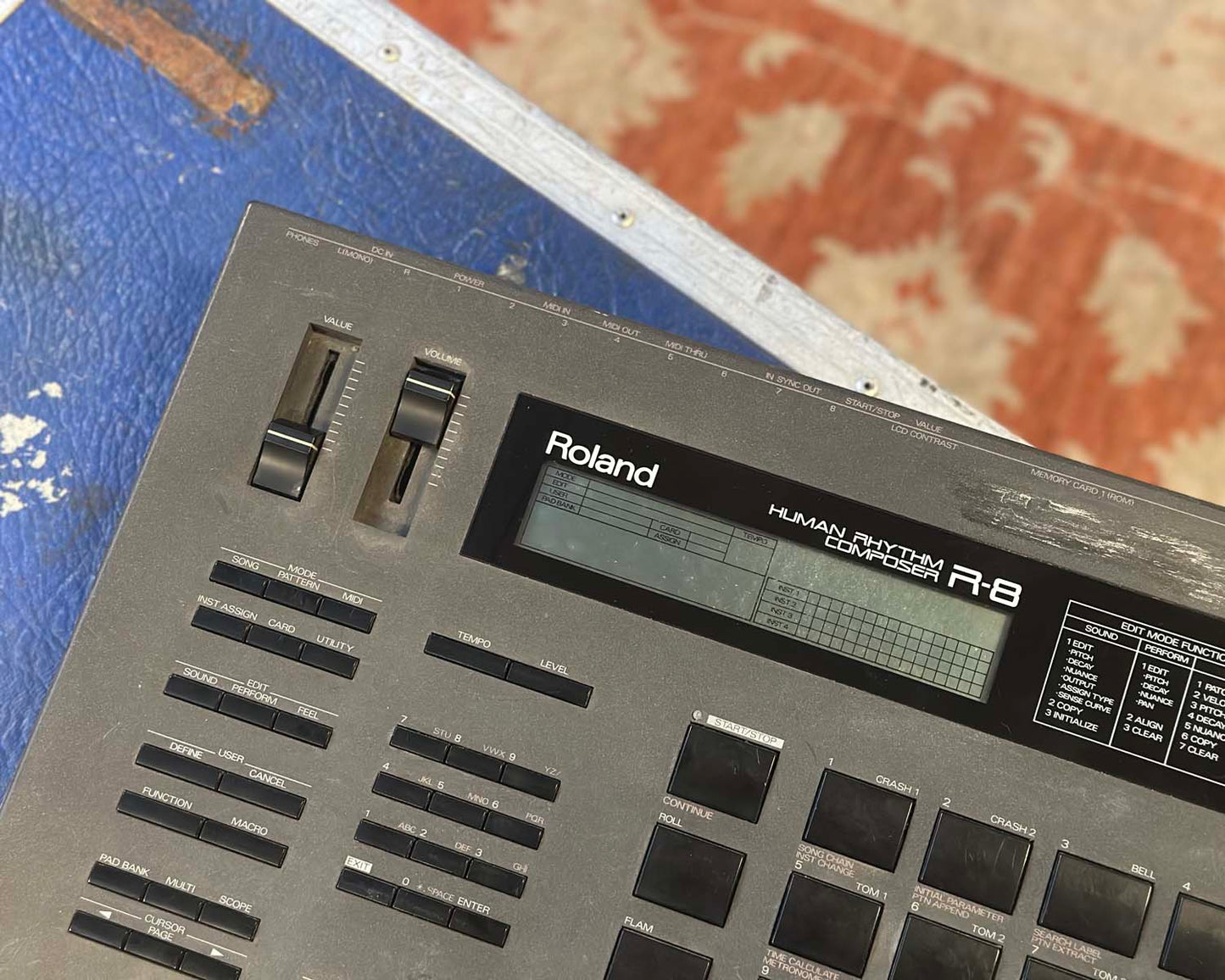 Roland R-8 Human Rhythm Composer