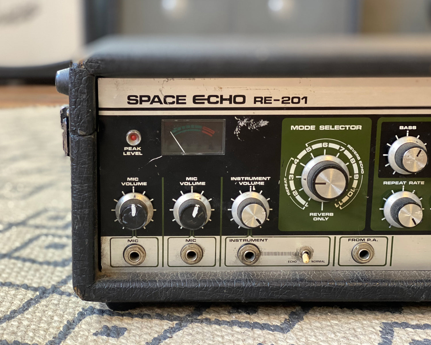 Roland RE-201 スペースエコー Roland - RE-201 Space Echo | Software Effect