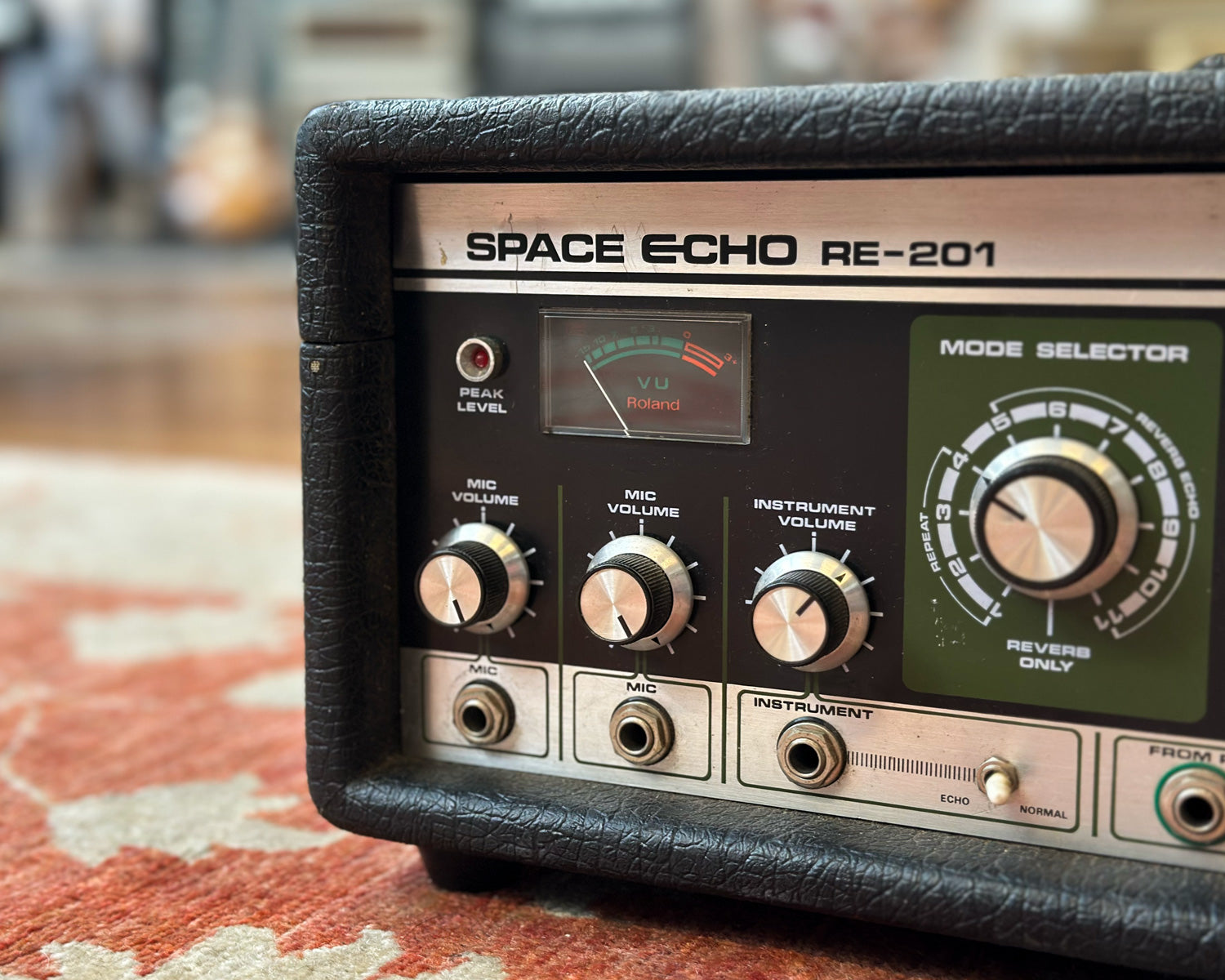 Roland RE-201 Space Echo – Found Sound