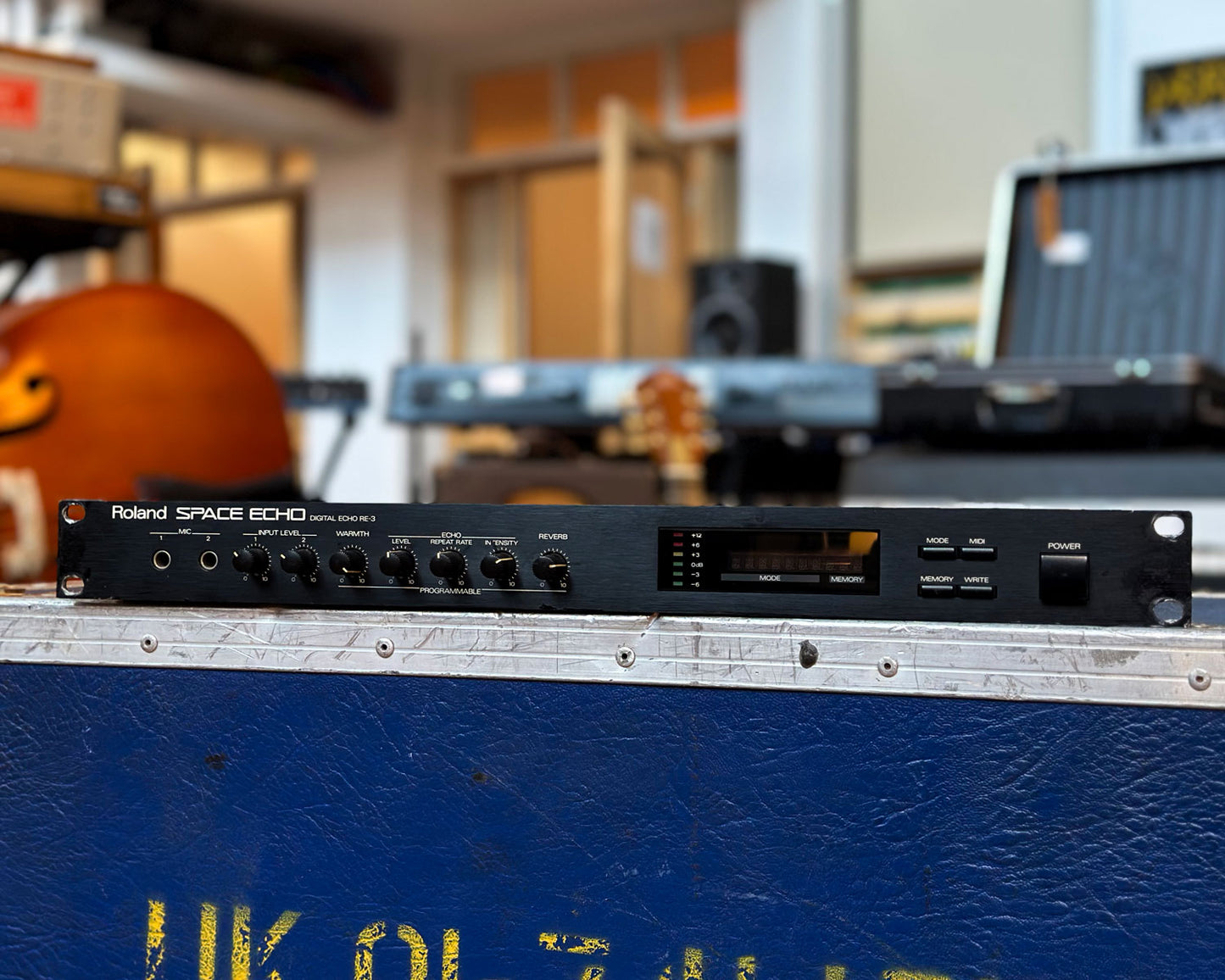 Roland RE-3 Digital Space Echo - Made in Japan (100 Volt)