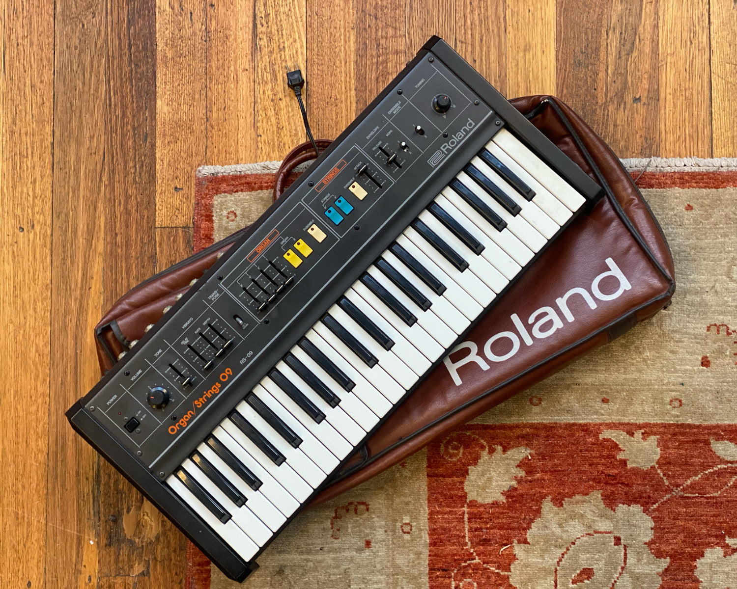 Roland RS-09 Organ Strings ケース付 XZ 3673（Roland RS-09