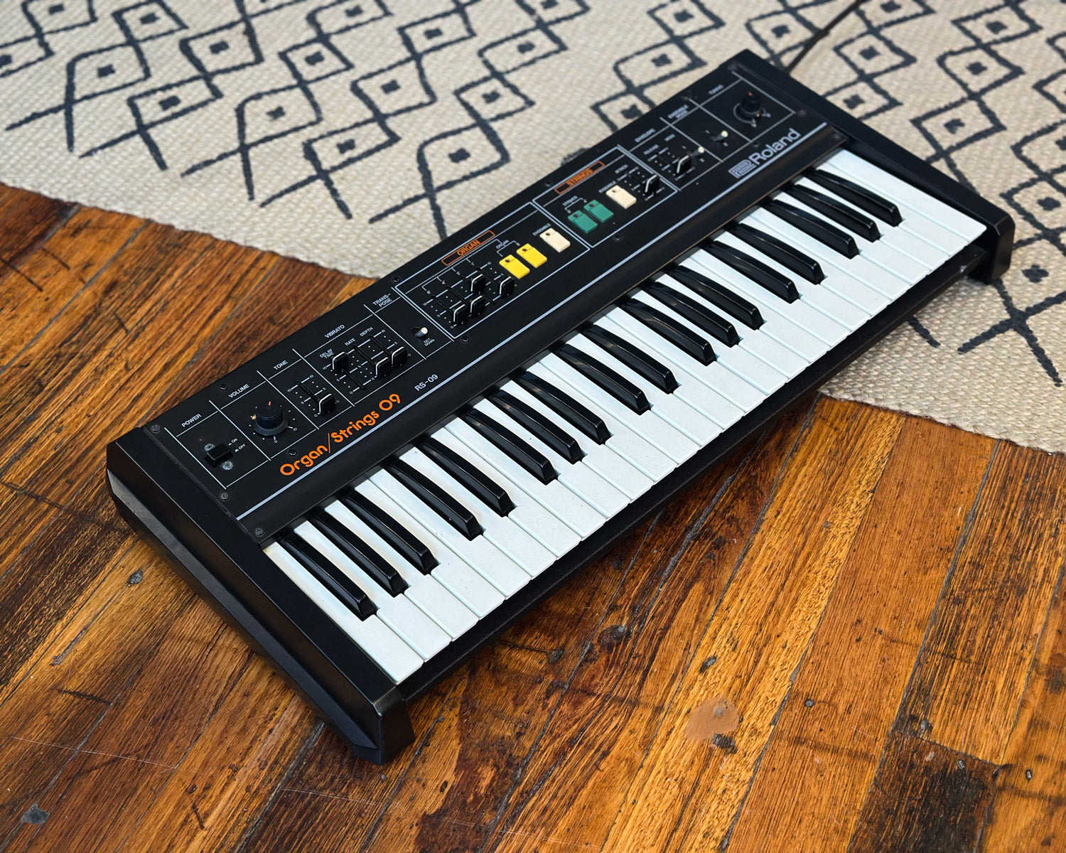 Roland RS-09 Organ Strings ケース付 XZ 3673 1.jpg