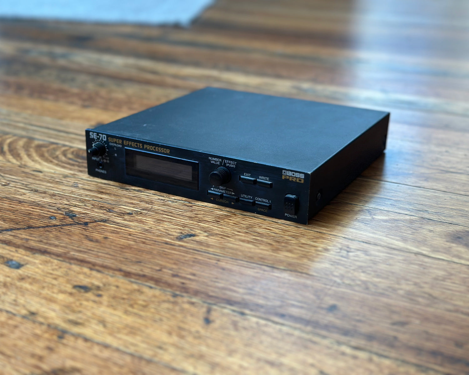 BOSS SE-70 Digital Super Effects Processor – Found Sound