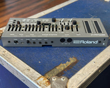 Load image into Gallery viewer, Roland Boutique SH-01A Monophonic Synthesizer Module - Grey
