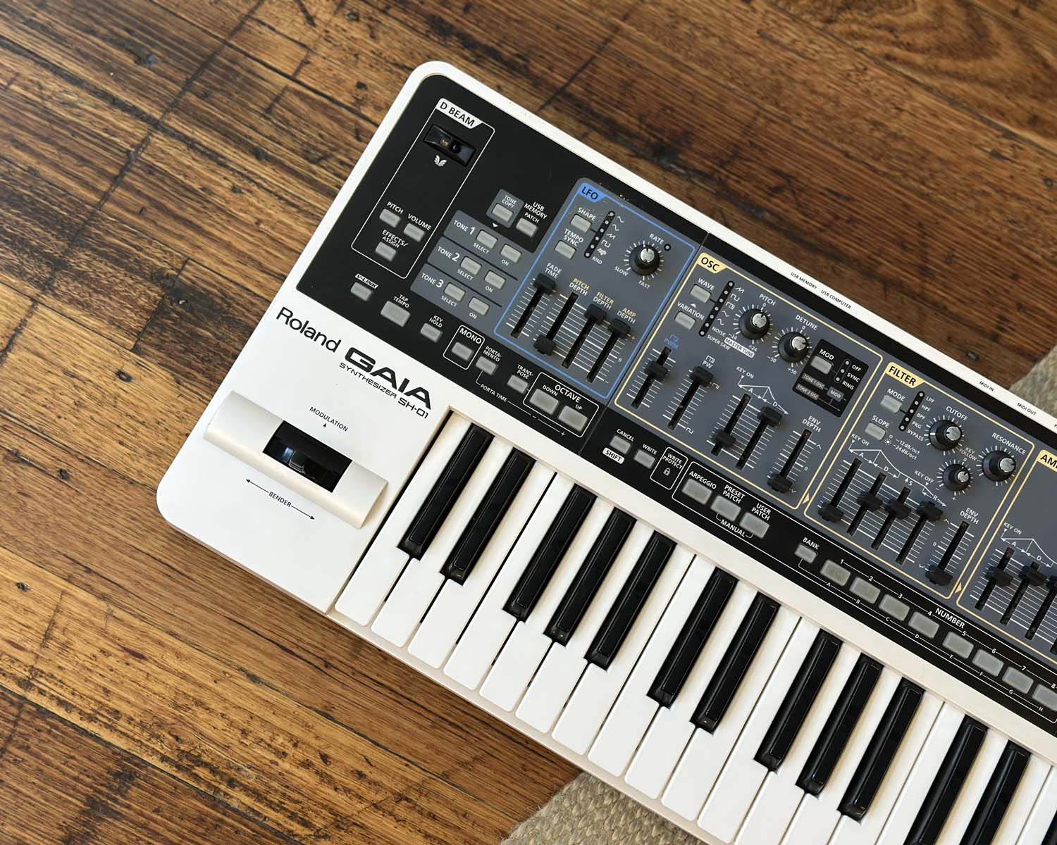 Roland SH-01 GAIA Virtual Analog Synthesizer – Found Sound